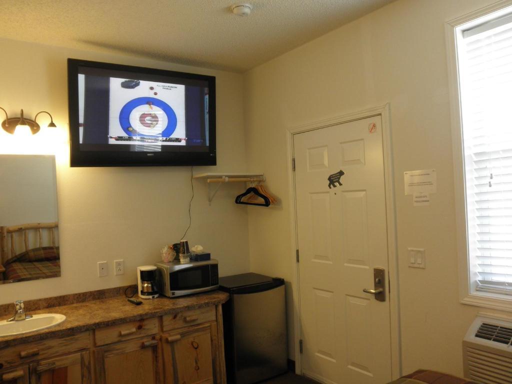 Bear's Den Lodge Shaunavon Eksteriør billede