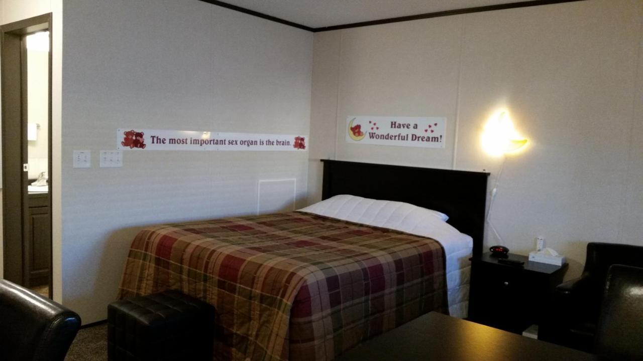 Bear's Den Lodge Shaunavon Eksteriør billede